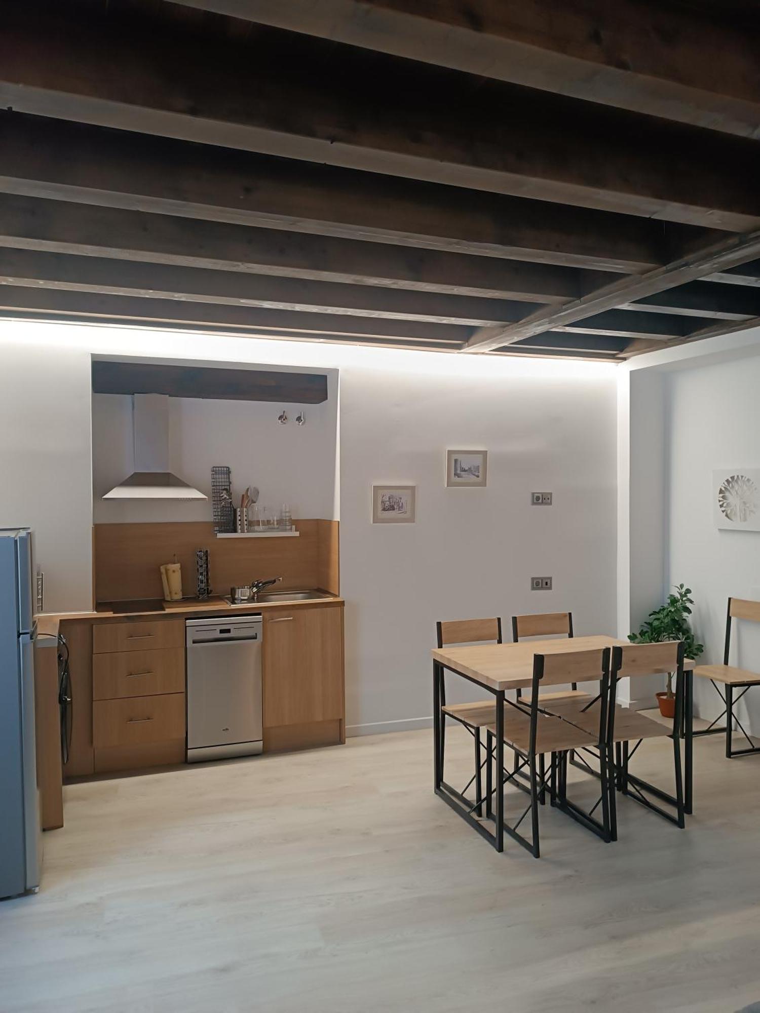 Apartamentos Turisticos Avila Puerta Del Puente 1-3 Екстер'єр фото
