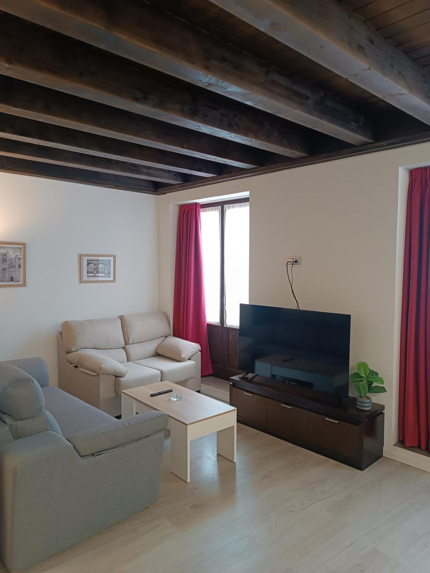 Apartamentos Turisticos Avila Puerta Del Puente 1-3 Екстер'єр фото